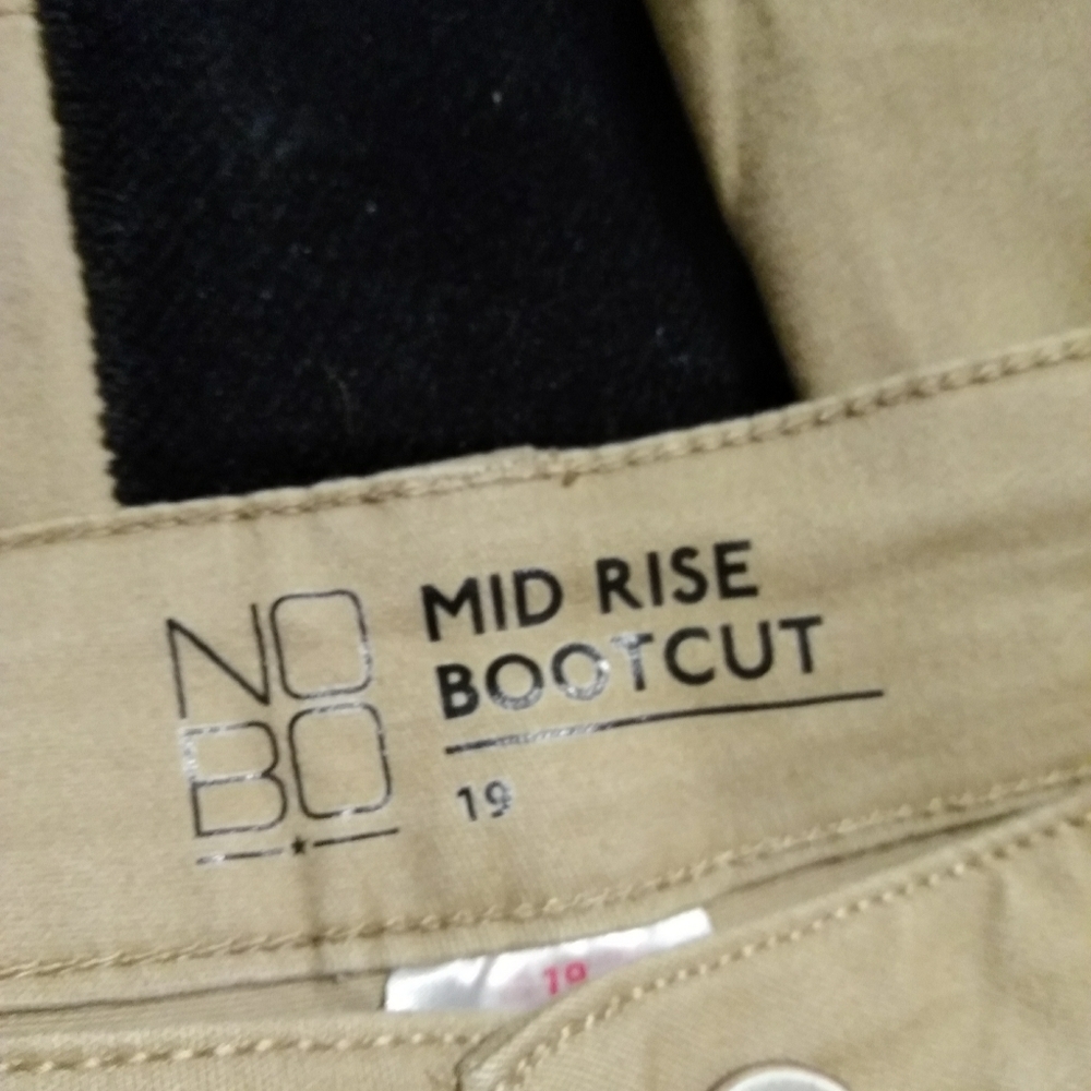 No boundaries boot cut tan women's jeans sz 19